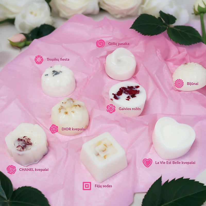 Prabangūs rankų darbo kvepiantys vaško tirpukai „Žydinti svaja“, tirpstantys kvapai namams, natūralūs vaško tirpukai, elegantiška dovana, žydinčių gėlių kvapai, rankų darbo lietuviški vaško tirpukai, aromatingi tirpstantys vaško tirpukai, kvepiantys vaško tirpukai su gėlių dekoracijomis, namų jaukumo ir elegancijos elementas, kvapnūs vaško tirpukai moterims, tirpstantys kvapai prabangai ir romantikai, rankų darbo tirpstantys kvapai su natūraliais eteriniais aliejais, ekologiški vaško tirpukai