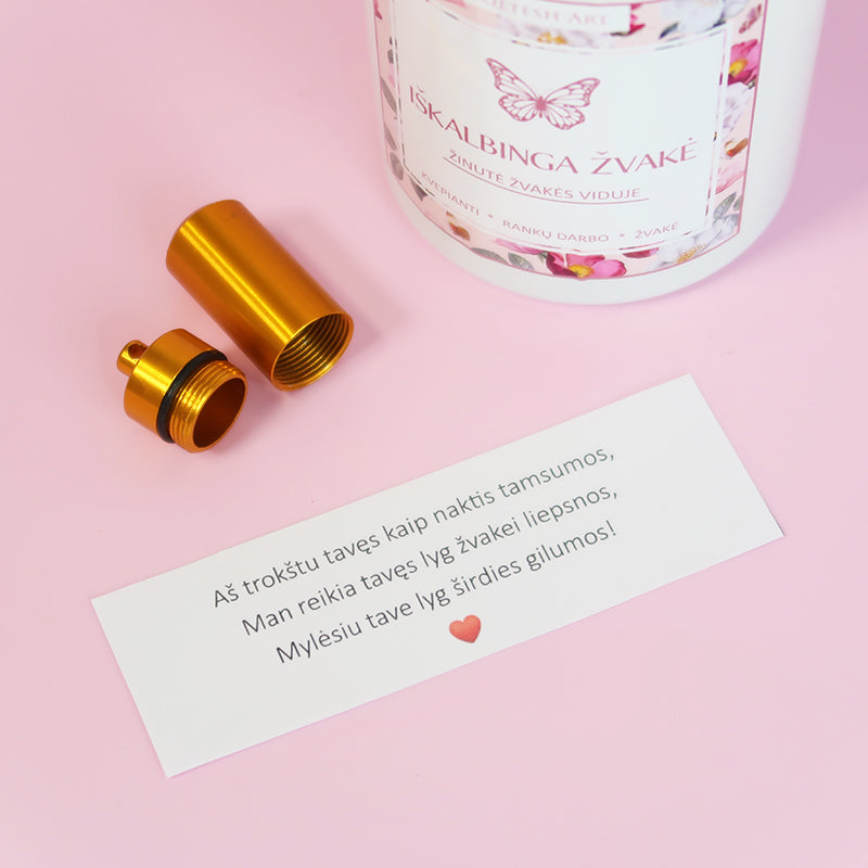 Iškalbinga žvakė su tekstu žvakė su žinute viduje, tai žvake su jūsų tekstu, žinutė žvakė viduje, romantiška dovana, dovanų idėjos gimtadieniui, dovanų idėjos merginai, dovanų idėjos vyrui, dovanos internetu pigiau, originalios dovanos dovanų idėjos, kvepianti aromaterapinė žvakė su tekstu su užrašu su žinute žvakės viduje