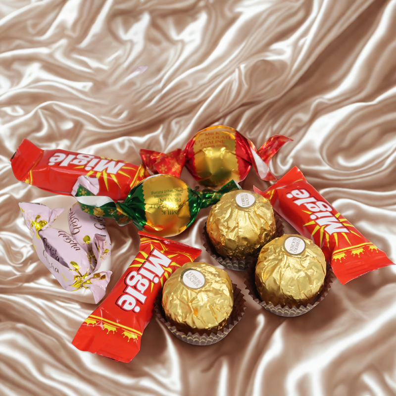 Originalios Kalėdinės dovanos moterims – rankų darbo rinkinys AUKSUOLĖ su žvake, muilu, papuošalu ir saldainiais, dovanų idėjos, kalėdinės dovanos internetu